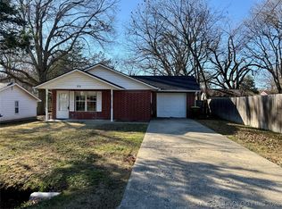 1733 Bois D Arc Ln, Ada, OK 74820