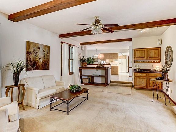 2nd image of 1303 Whispering Woods Ln