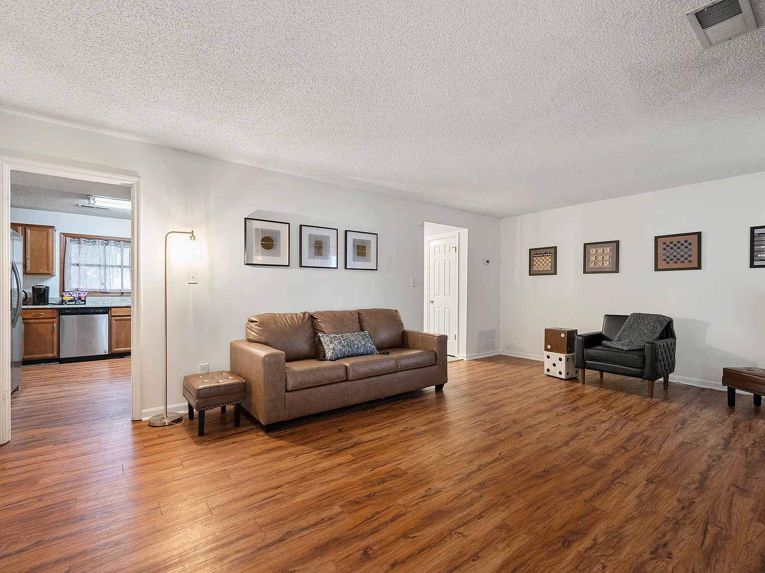 Bell Dr SE, Smyrna — Photo 1