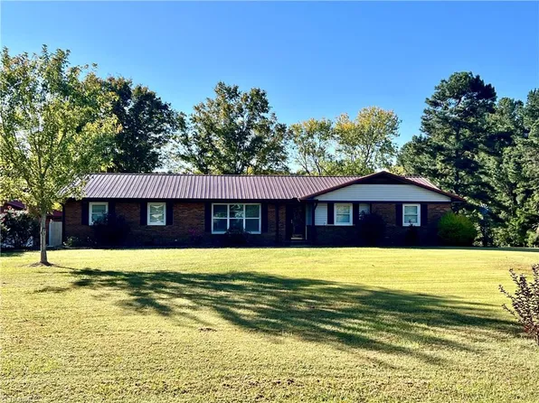7073 Kennedy Rd, Trinity, NC 27370