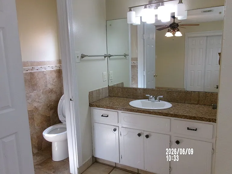 2205 NW 50th St — Photo 25