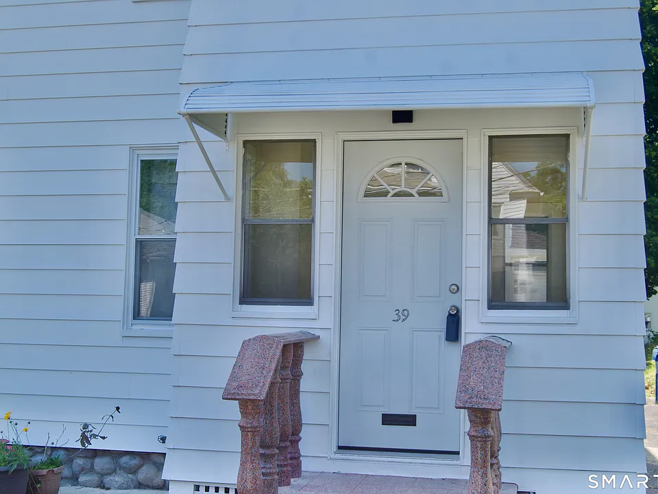 37 Putnam St