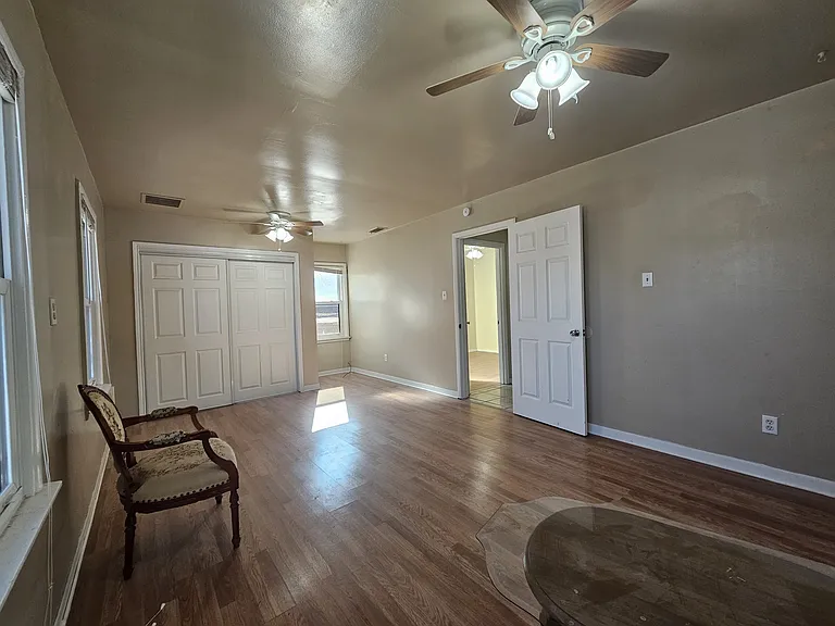 1357 S La Salle Dr — Photo 6