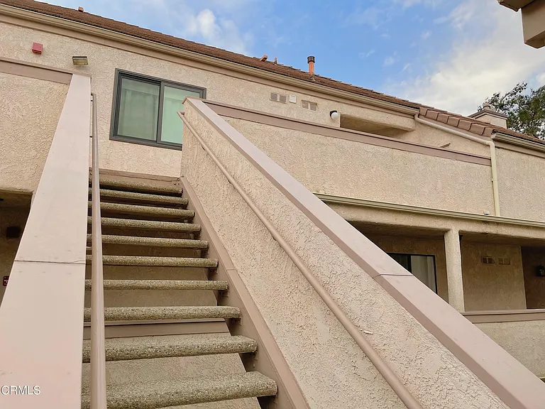 727 Island View Cir — Photo 3