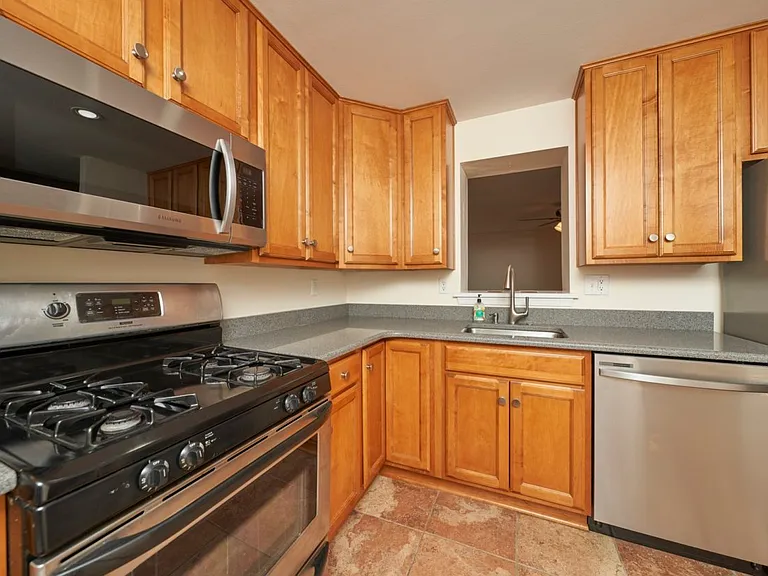 14426 Four Chimney Dr — Photo 5