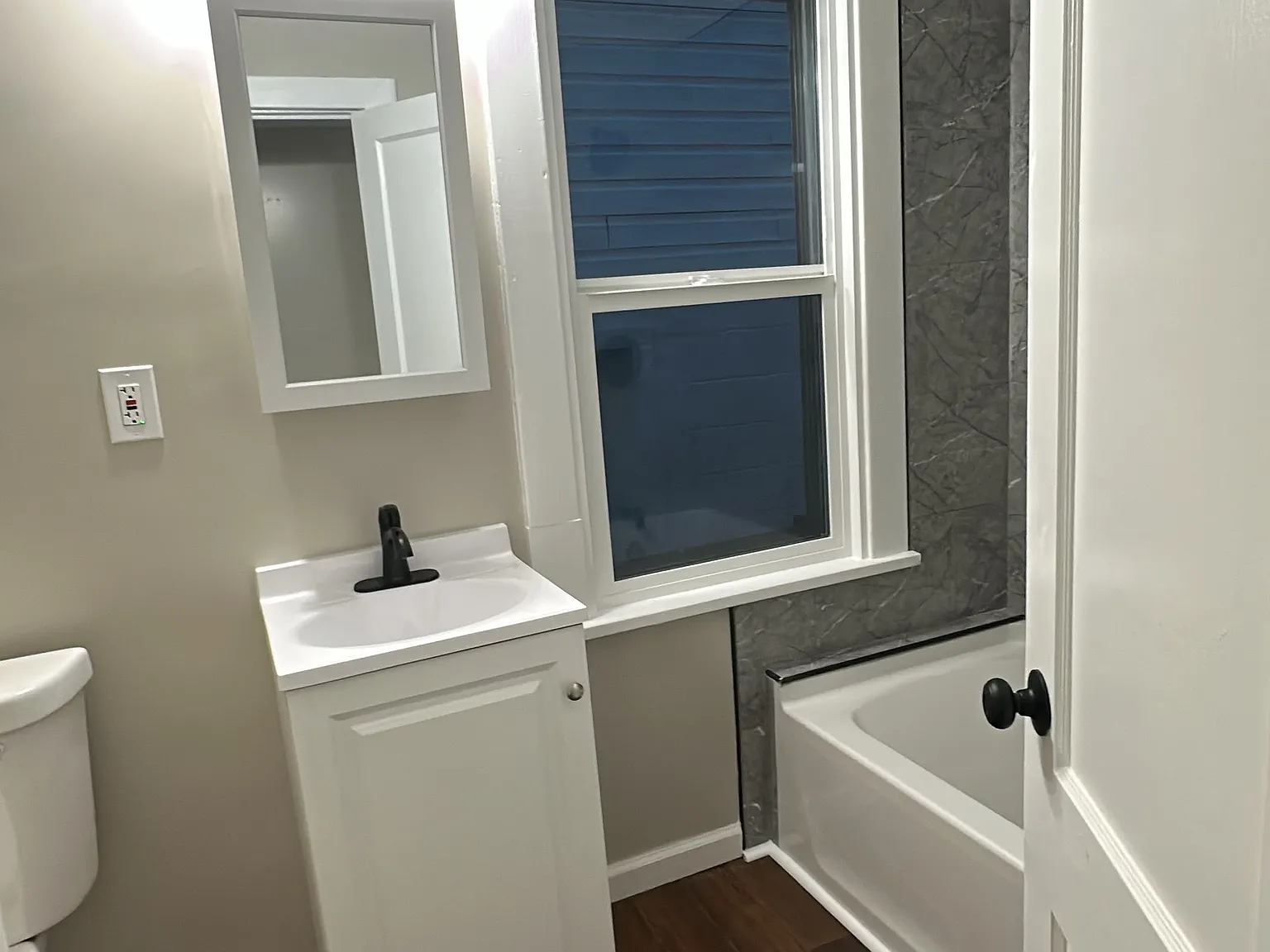 3 bed, 1000 sqft, $1,850 — Photo 4