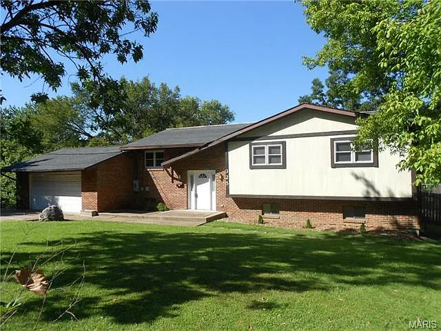 325 Lithia Ave photo 1