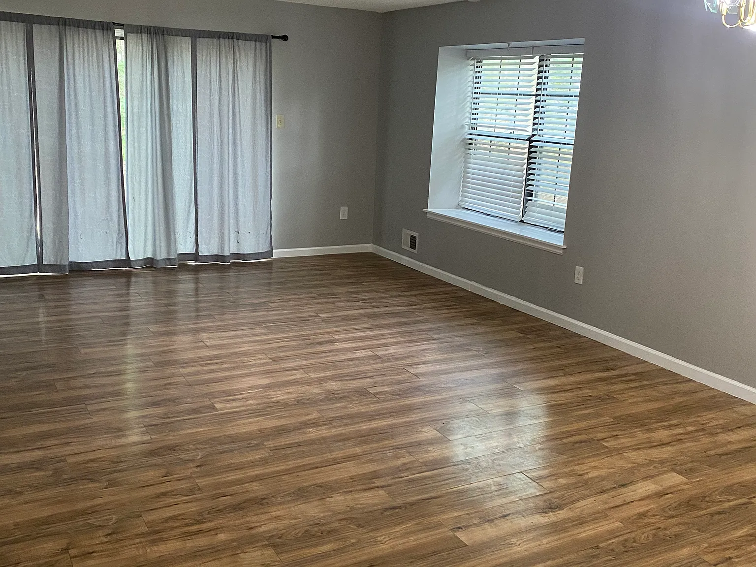 2 bed, 2.5 bath, 1330 sqft, $2,200 — Photo 3