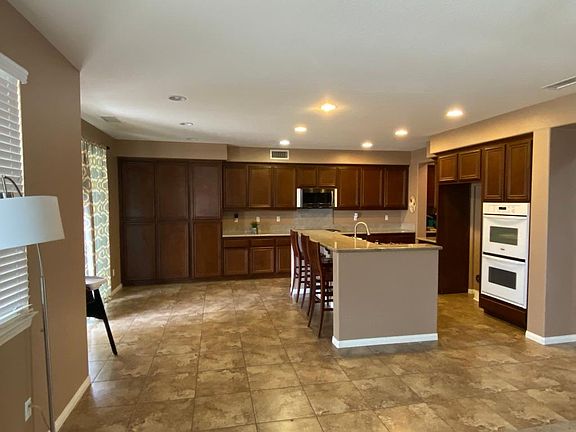 Oversized Kitchen, tile floors