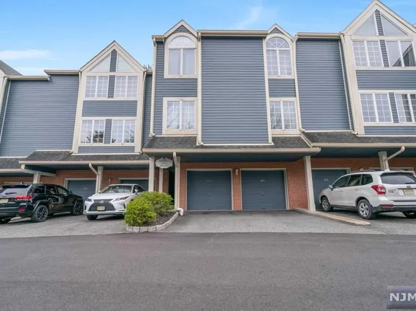 205 Cambridge Dr #205, Ramsey, NJ 07446