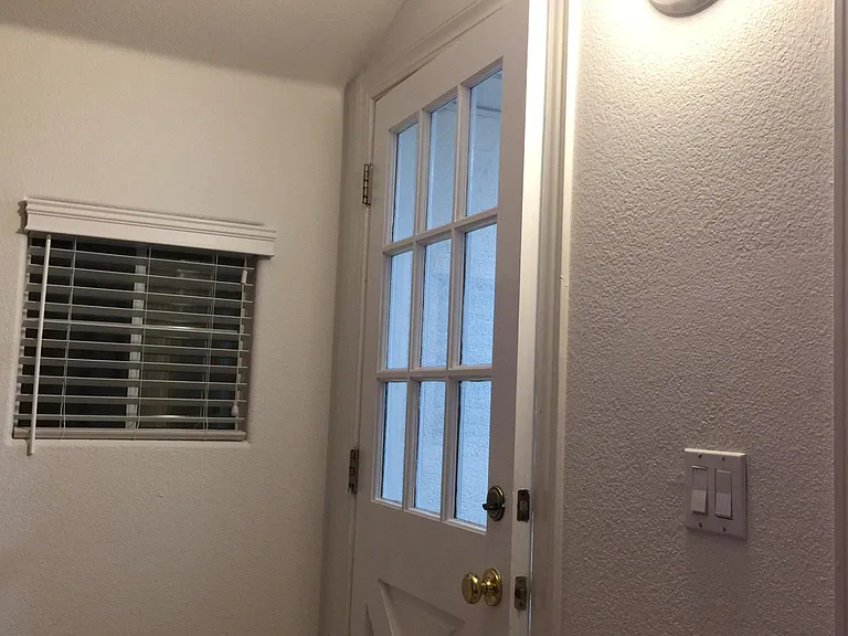 105 Cedar St #B — Photo 13