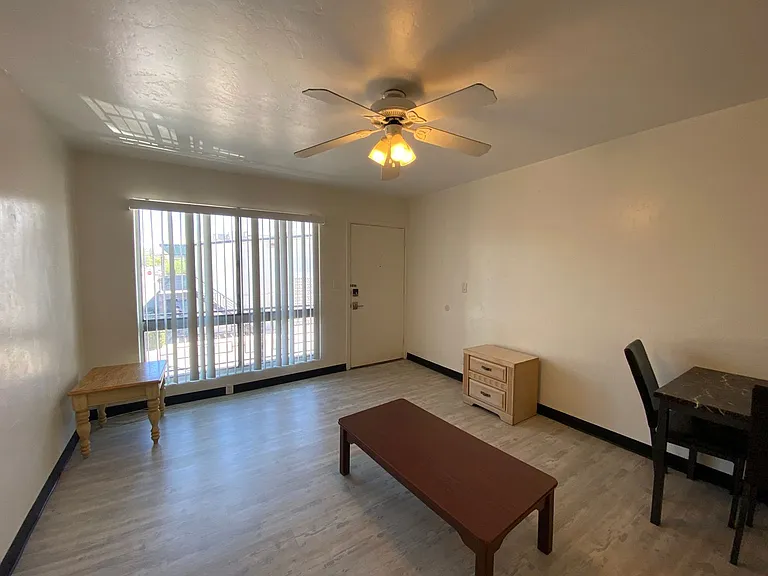 1 and 2 Bedrooms Great Location with Community Pool and Onsite Laundry! 1/2 of Mile from U of A — Photo 18