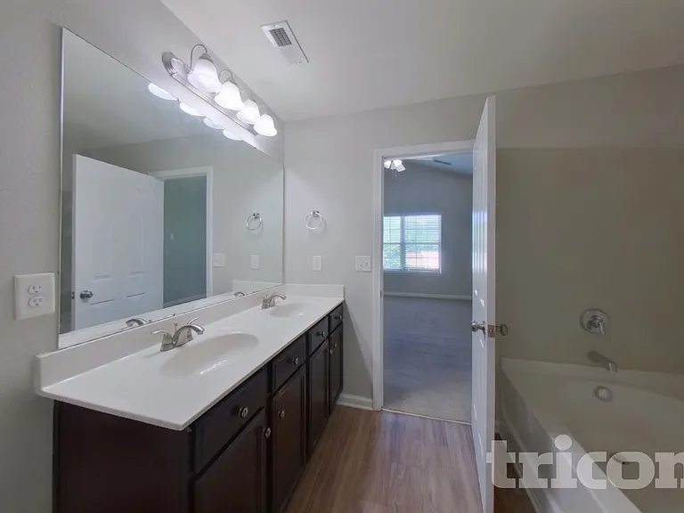 13730 Elsie Caldwell Ln — Photo 9