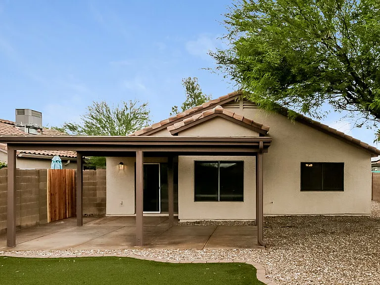1079 E Yuma Ave — Photo 16