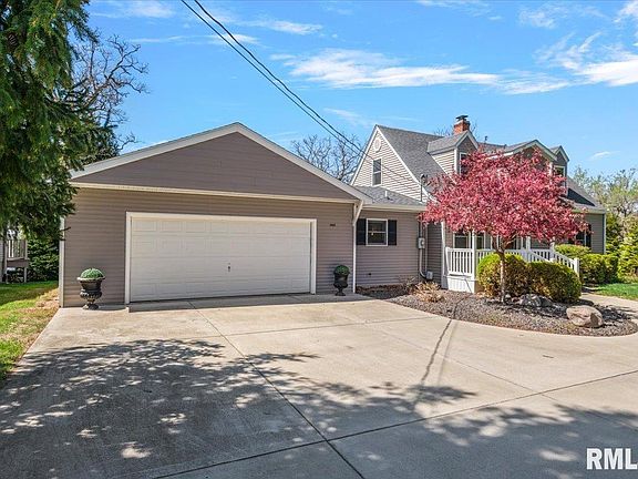 3rd image of 1401 E Lake Shore Dr