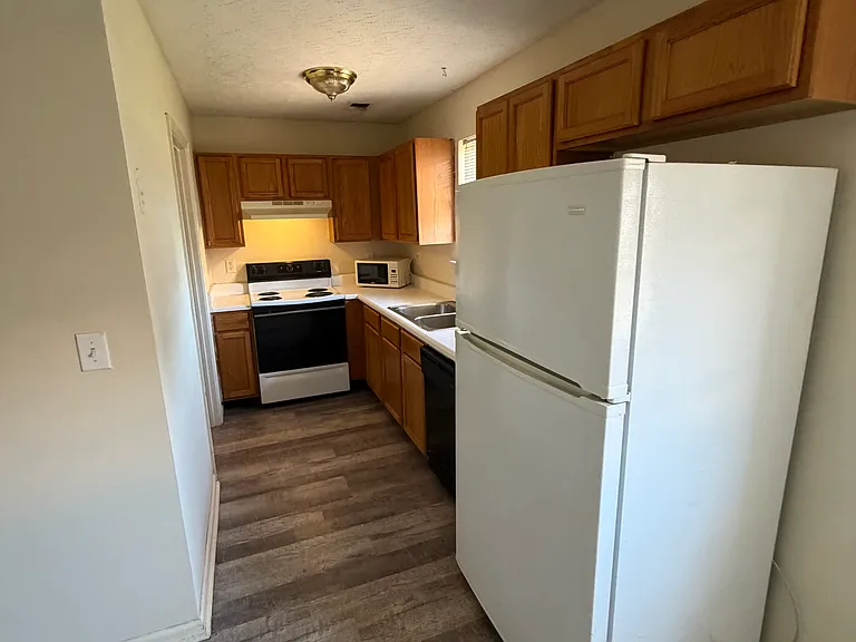 37 Point Place Dr — Photo 4