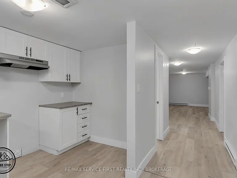 9 Rockford Pl — Photo 2