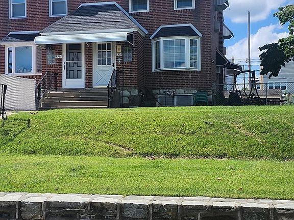 3rd image of 9958 Ferndale St