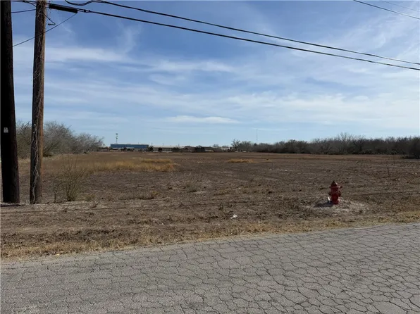 0 Burleson St, George West, TX 78022