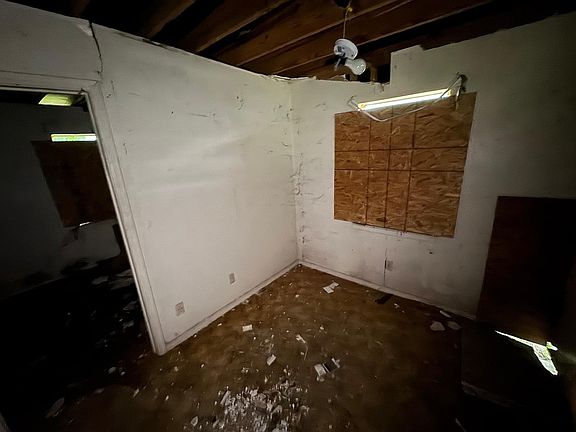 5th image of 5118 Senior St