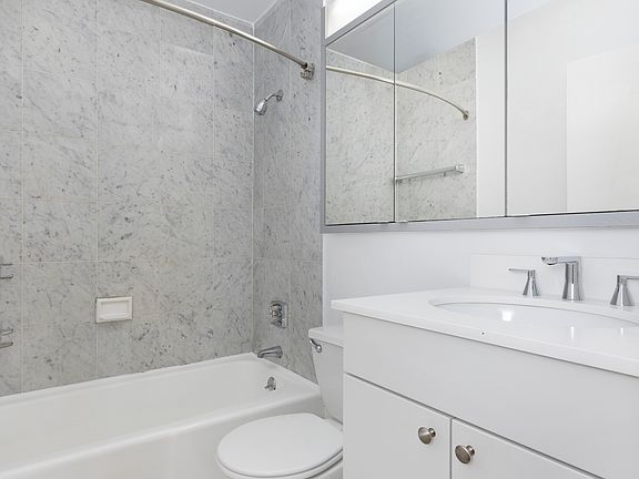 5th image of 245 E 44th St APT 20D