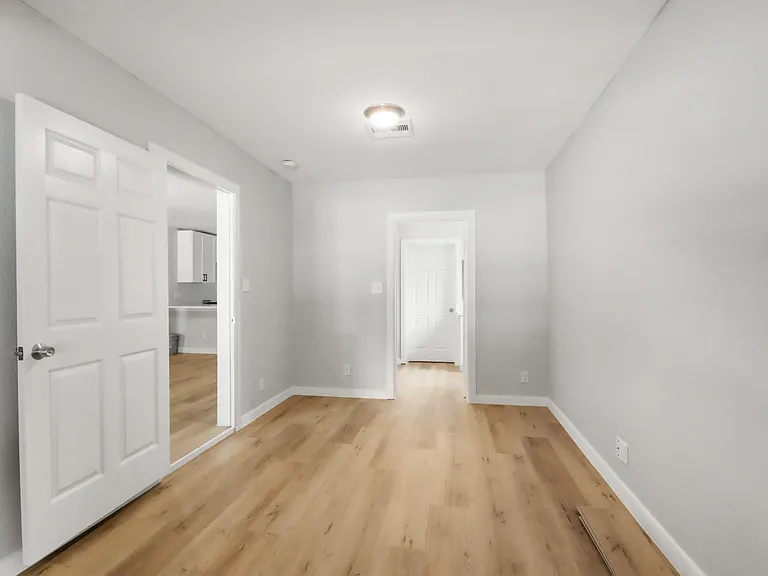 10430 Wiggins St — Photo 15