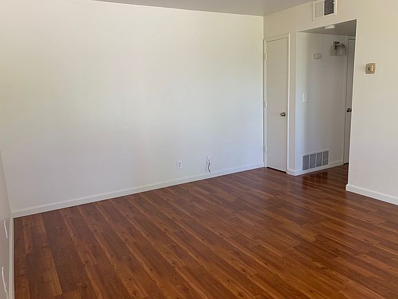 3rd image of 3525 Farm Hill Blvd #2