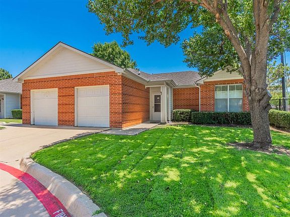 3rd image of 3850 Silverton Cir #702
