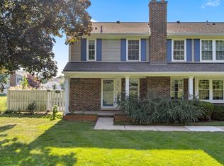 42198 Roscommon St, Northville, MI 48167
