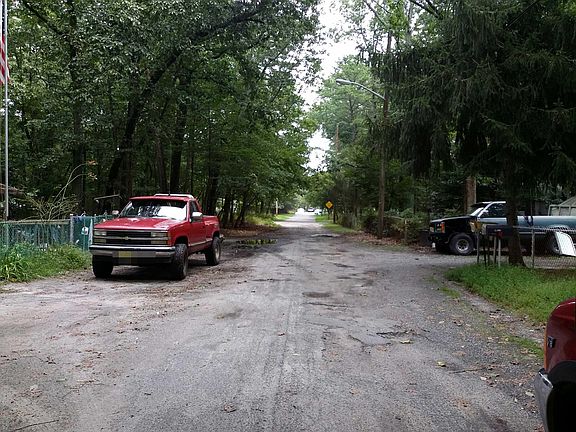 4th image of 749 Forest Ave