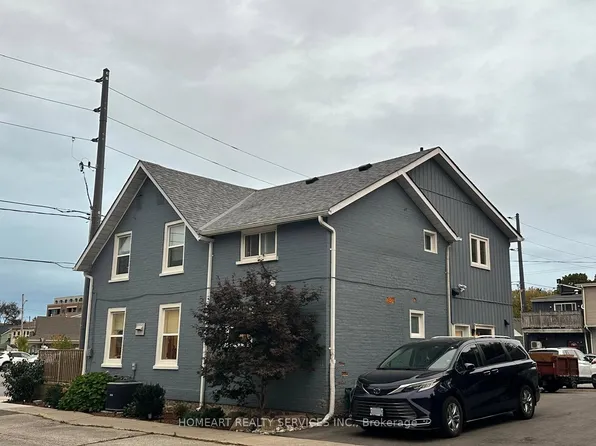 18 Edward St, Whitchurch Stouffville, ON L4A 1A4