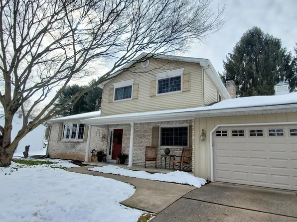 505 Lamp Post Ln, Camp Hill, PA 17011