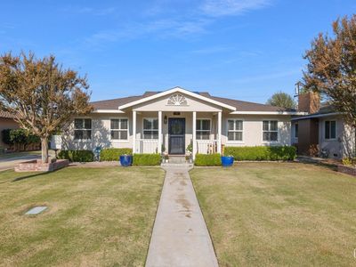 2525 Bay St, Bakersfield, CA, 93301