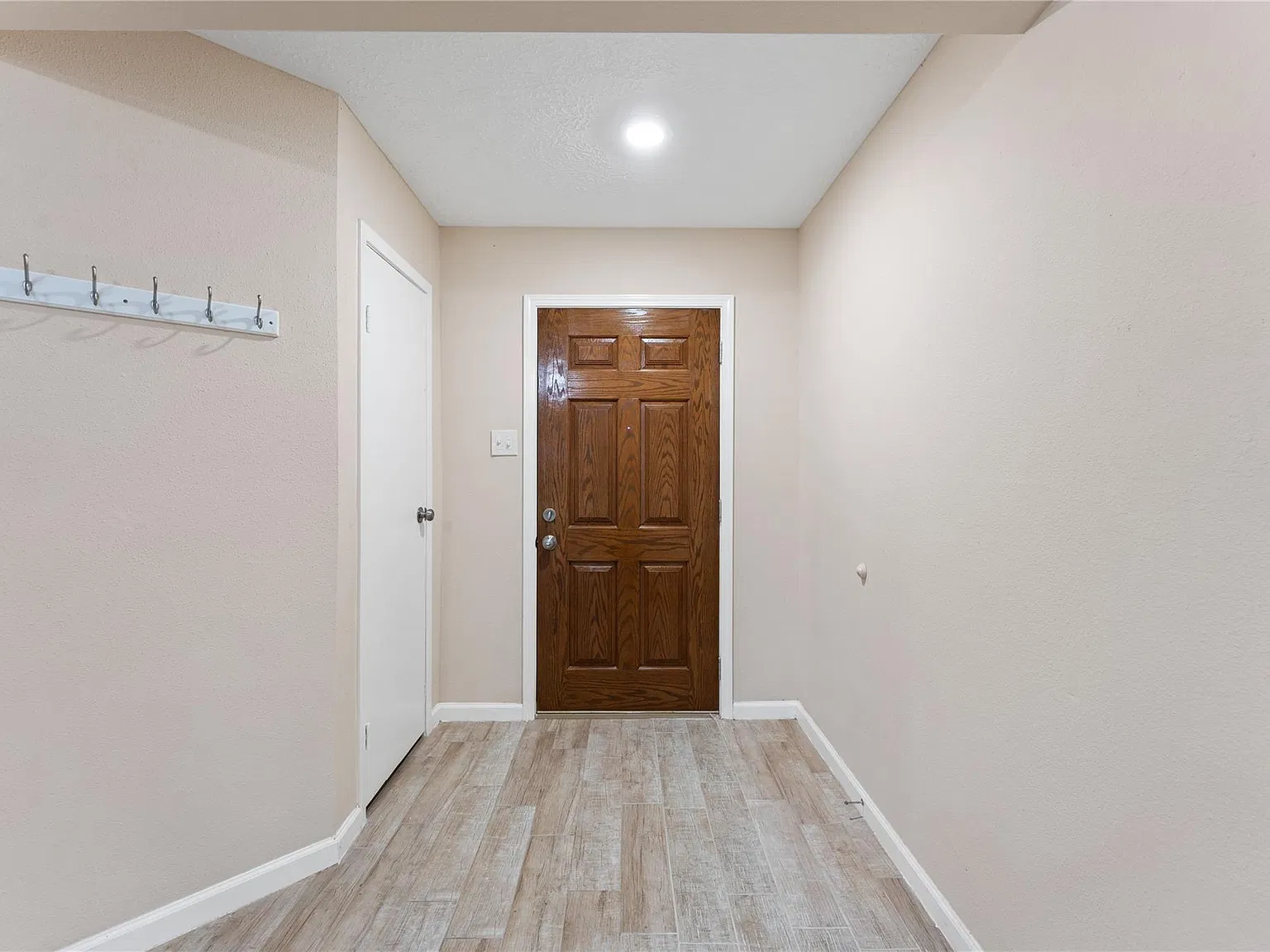 2 bed, 2.0 bath, 1225 sqft, $1,850 — Photo 2
