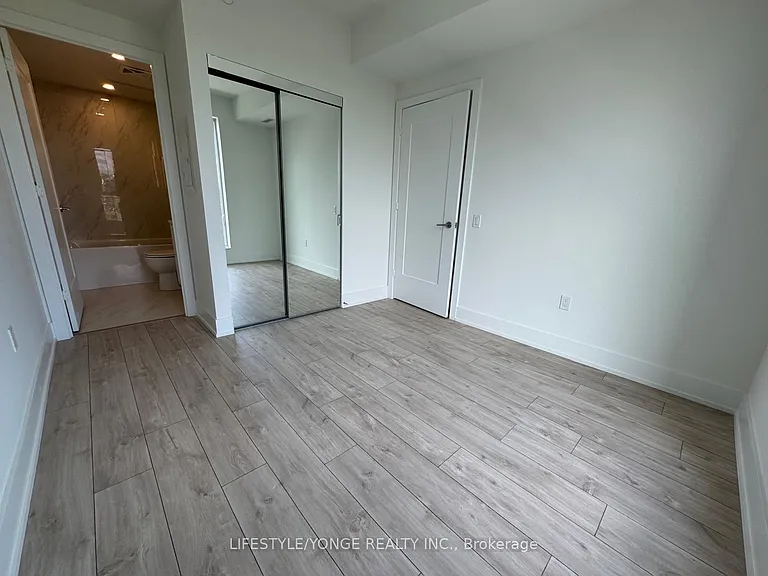 858 Dupont St #817 — Photo 9