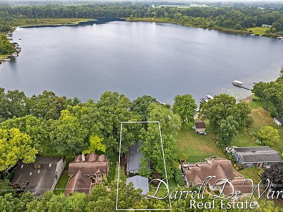 2nd image of 2061 Oak Ln