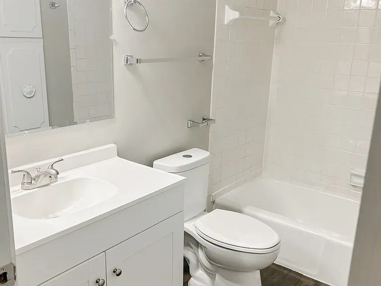 Park Forest Apartments — Photo 15