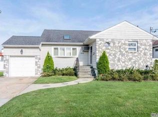 373 Nassau Ave, Freeport, NY 11520