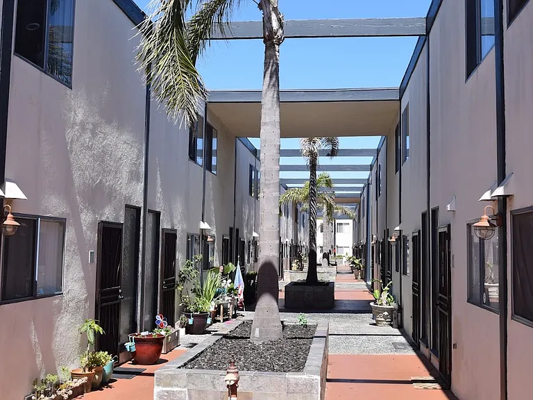 Oceanaire Townhomes — Photo 5