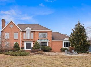 11 W Shore Dr, Pennington, NJ 08534