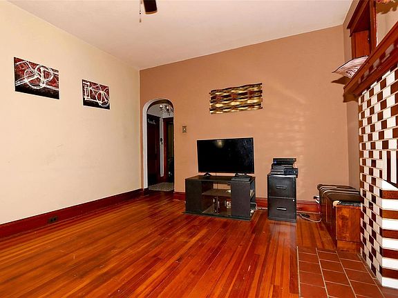 5th image of 4982 Nagel Ave
