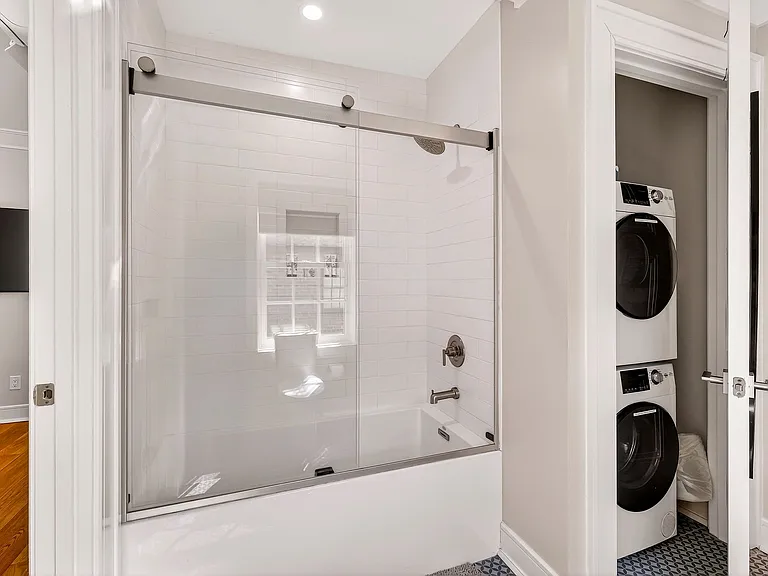109 E Gordon Ln — Photo 20