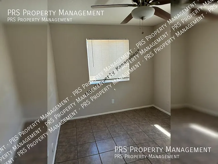 10641 N 15th Ave #B — Photo 10