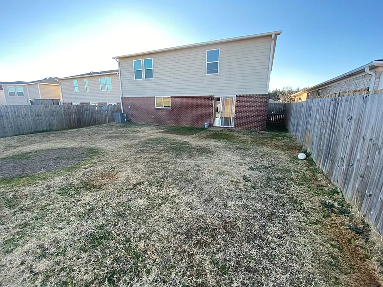 136 Sagebrook Dr — Photo 2