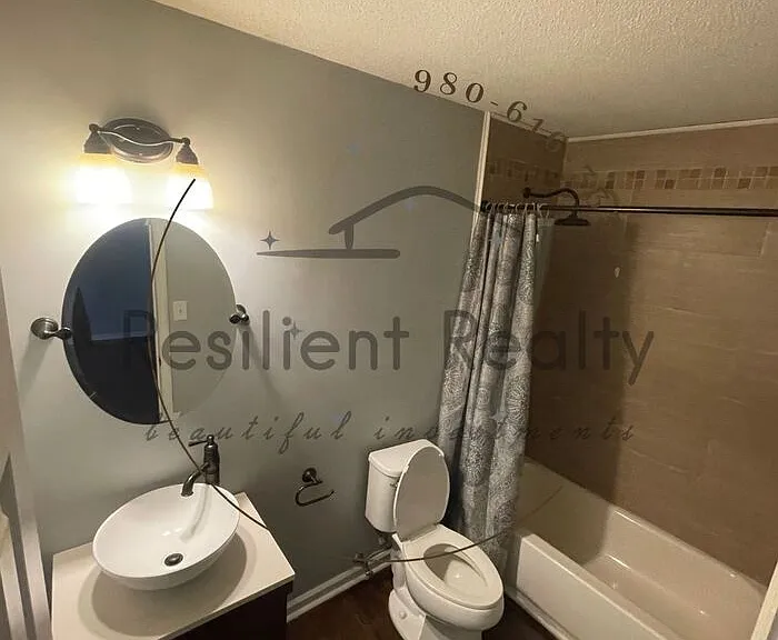 110 Wilshire Ave SW — Photo 2