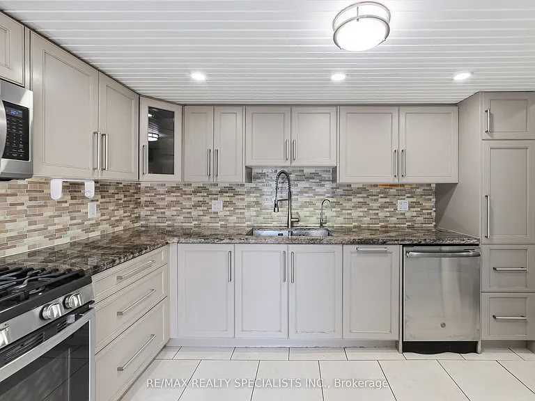 115 Kings Forest Dr — Photo 12