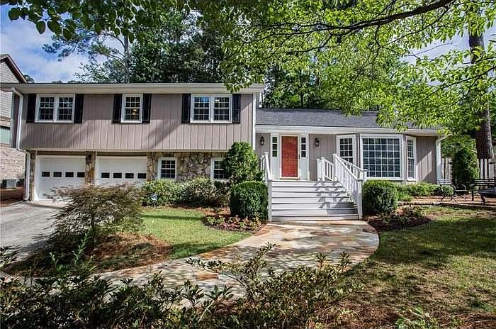 1st image of 811 Creekstone Ct