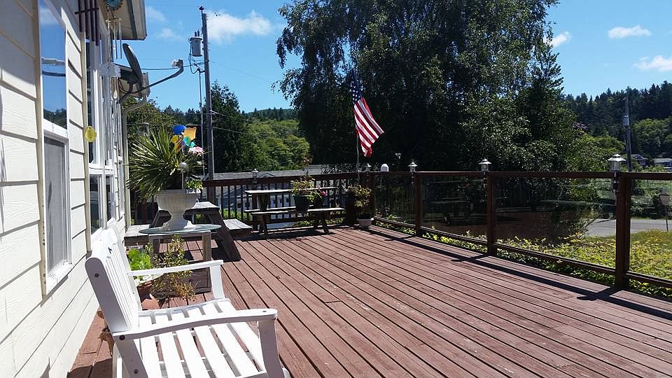 Glassed in deck