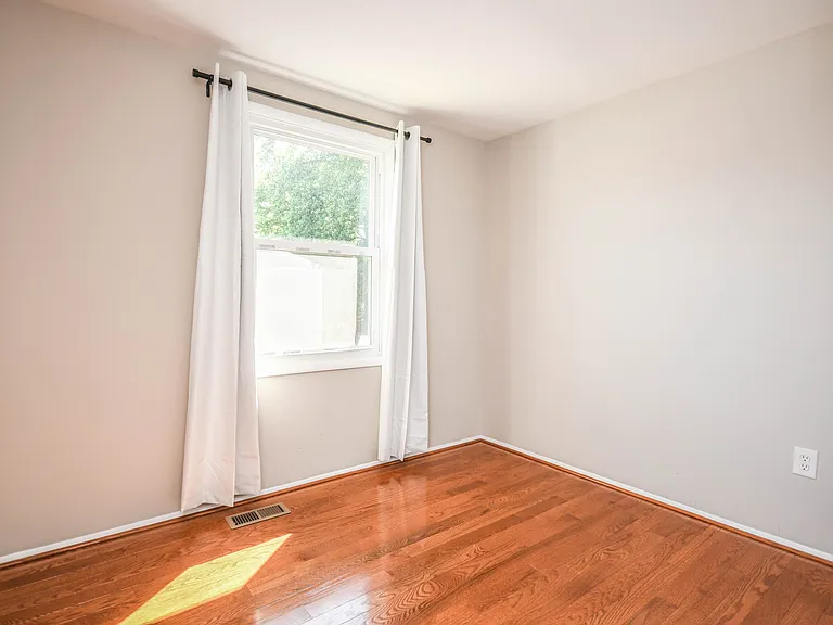 10231 Millstream Dr — Photo 20