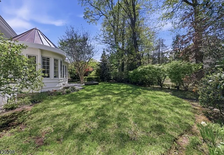 18 Tennyson Dr — Photo 18